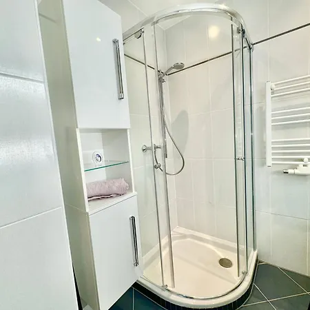 Happy Near Airport - Free Parking Schwechat