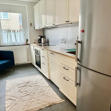 Apartamento Happy Near Airport - Free Parking *