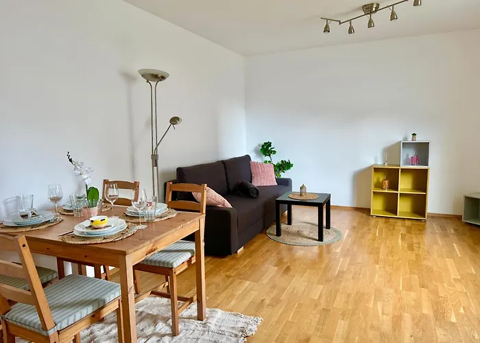 Happy Near Airport - Free Parking